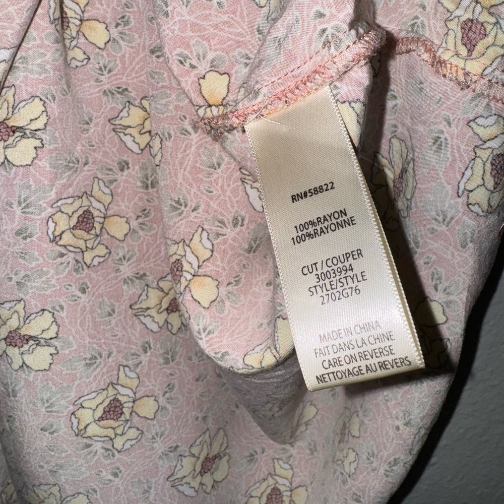 Max Studio Rayon Floral Flutter Sleeve Top, Size Small - Picture 5 of 6